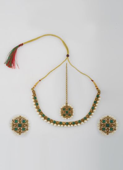 Dark Green Stone Pearl Necklace Tikka Set