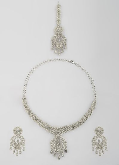 White Diamonte Pendant Necklace Set