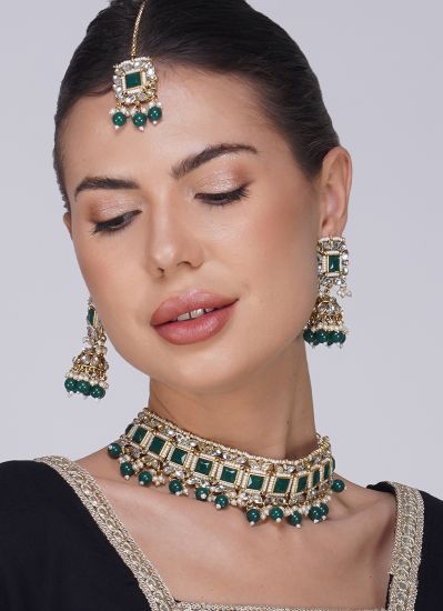 Green Pearl Kundan Necklace Set